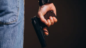 Leia mais sobre o artigo Pode Trazer Arma de Fogo do Paraguai para o Brasil? Desvendando a Complexidade Legal