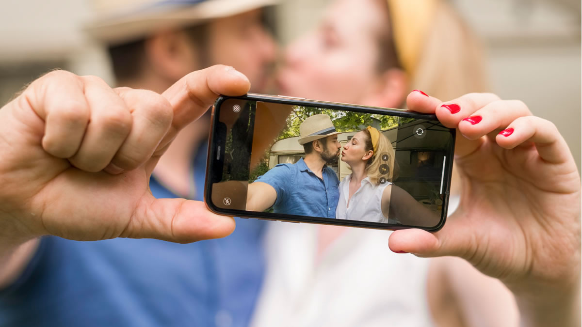 Leia mais sobre o artigo Maneiras Inteligentes De Verificar Se Uma Foto Online É Real Ou Falsa