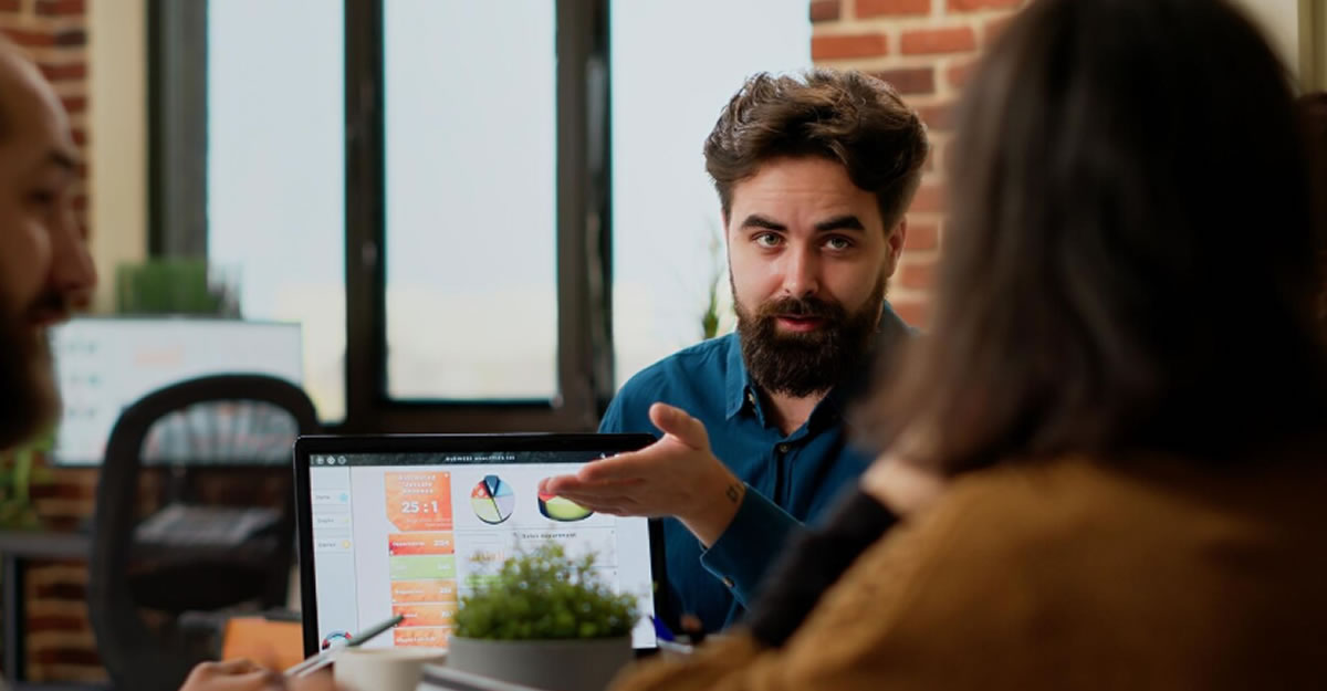 No momento, você está visualizando Consultor SEO: O Que Faz, Como Funciona o Trabalho e Como Contratar os Melhores Especialistas