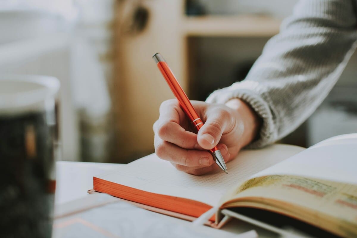 Leia mais sobre o artigo Como deve ser a redação do Enem? Estrutura, critérios, linguagem e técnicas para alcançar nota máxima