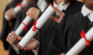 Leia mais sobre o artigo Quais são 3 profissões que estão em alta?