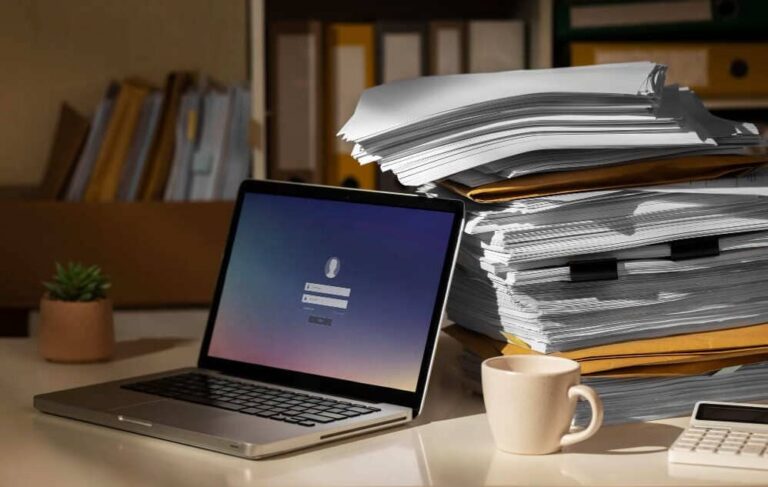 Como digitalizar documentos antigos para preservar memórias familiares